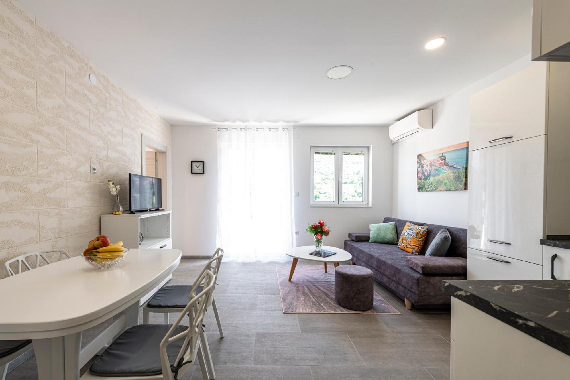 California Apartment *